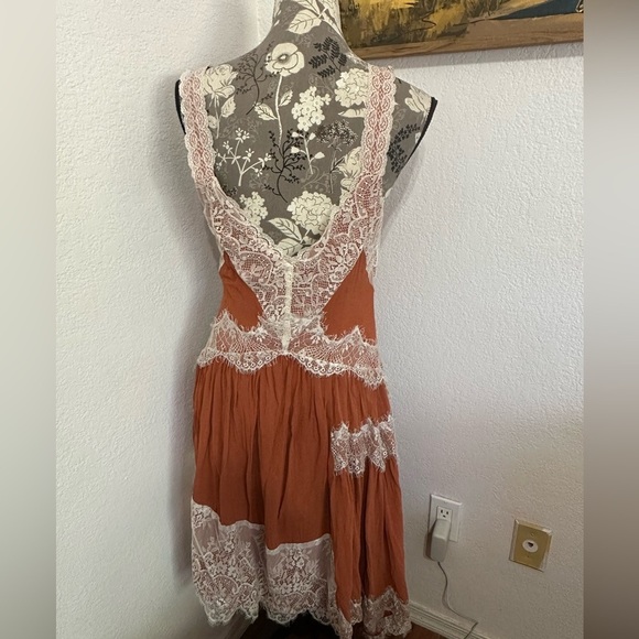 By Anthropologie Asymmetric Lace Midi Dress in Cedar Rust Orange Brown - Size 10 - Picture 5 of 10